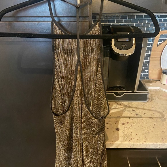 Sheer gold shimmer racerback tank - Picture 2 of 6